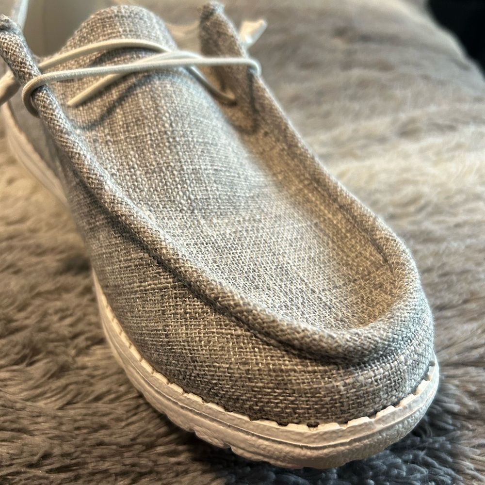 Women’s Shoes - Picture 7 of 11